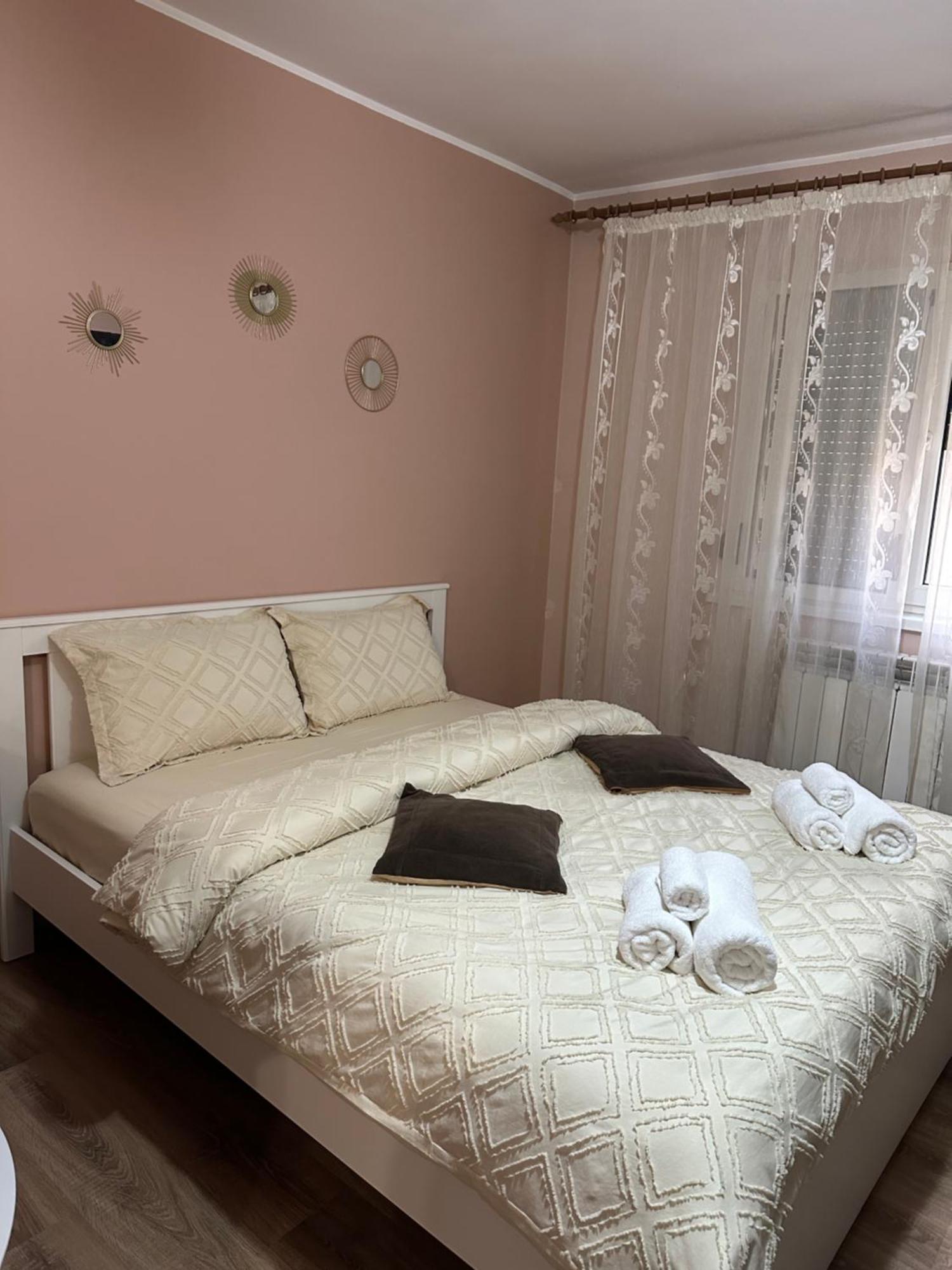 Cozy Apartament Galaţi Exterior foto