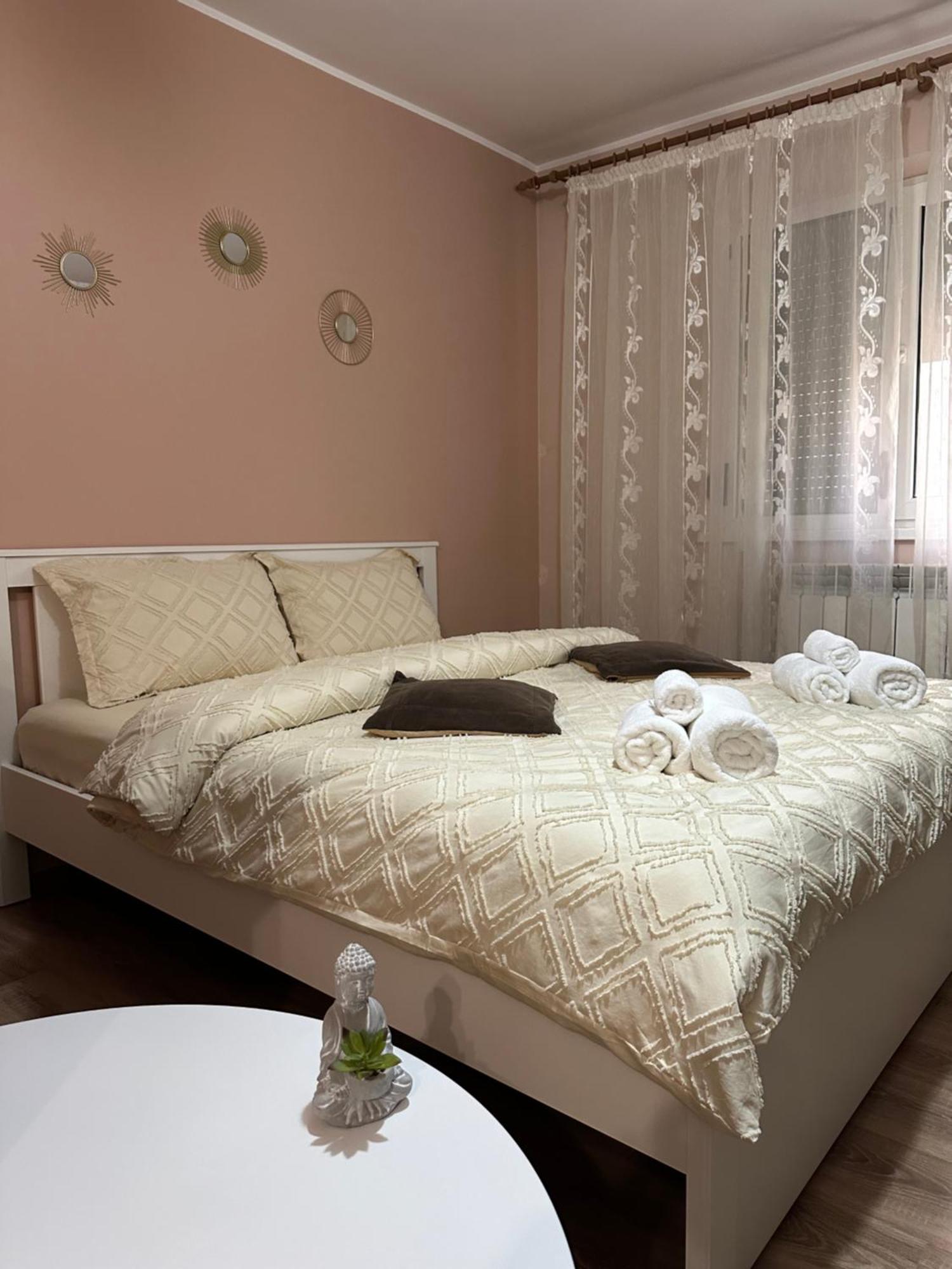 Cozy Apartament Galaţi Exterior foto